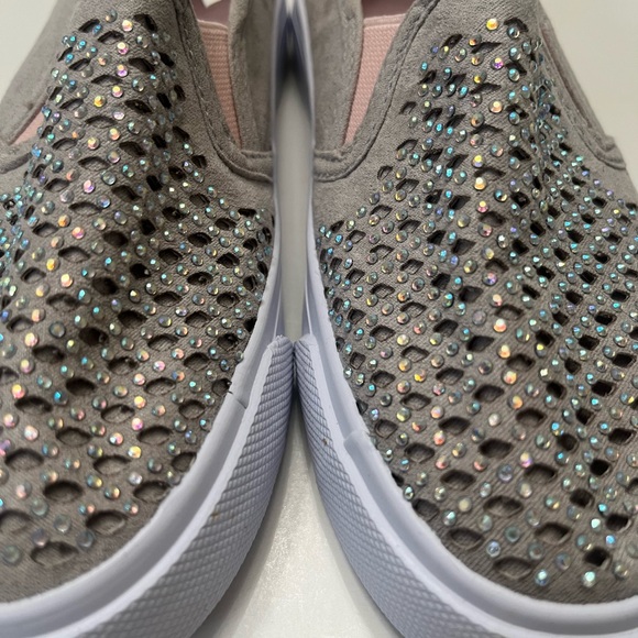 🎀 Girls rhinestone crystal taupe gray flat sneakers size 13 - Picture 6 of 9